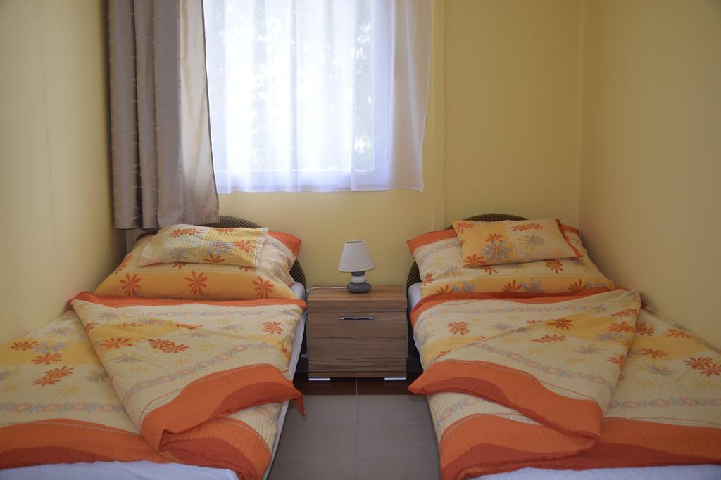 Fortuna Apartmanhazak Bogacs Bagian luar foto