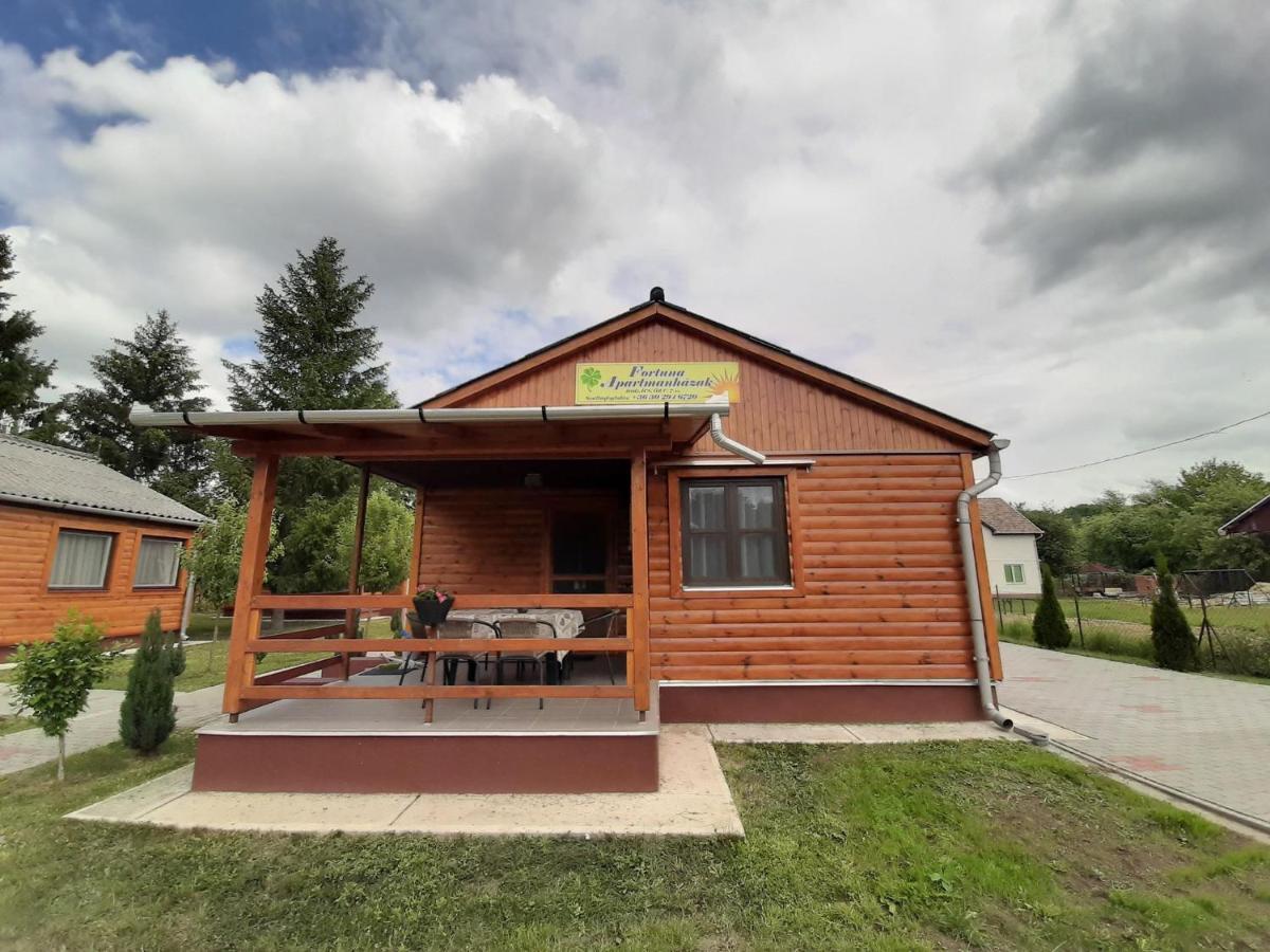 Fortuna Apartmanhazak Bogacs Bagian luar foto